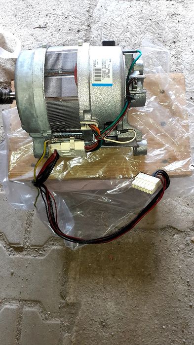 Dezmembrez Indesit IWSNE 61253