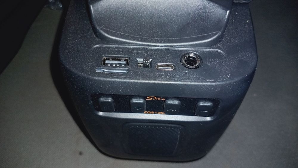 Микрофон и таэпси шнур в подарок.