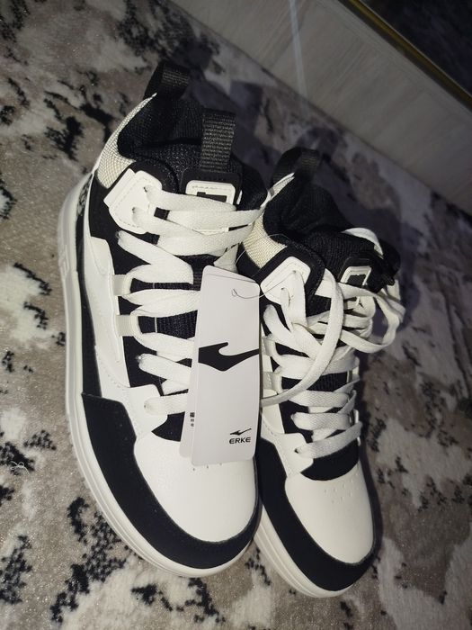 Orginal ERKE krasovka 36.