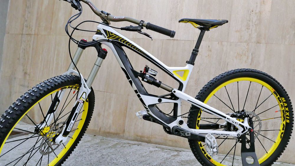YT Capra CF Pro, 27.5 S, карбон, BOS Deville 170 ход, 1x 11 SRAM XO1
