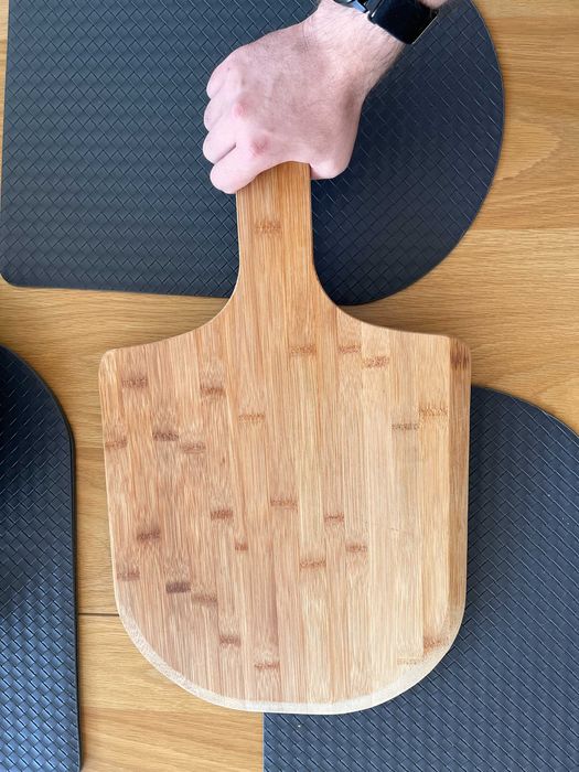 Piatra pizza (pizza stone), Tocator/Platou servire pizza