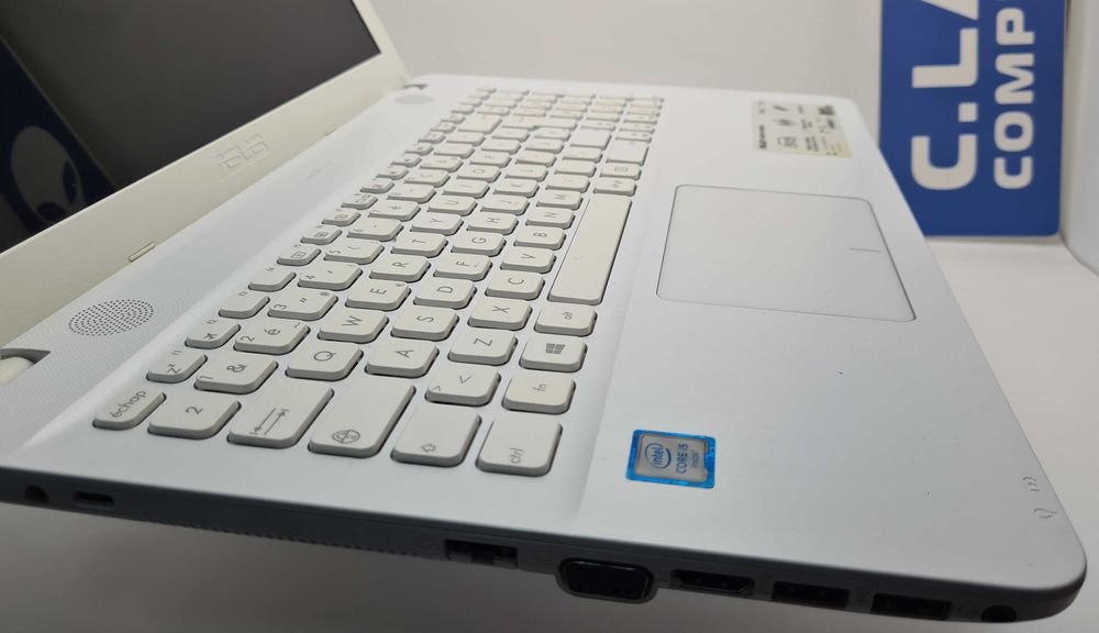 Asus X541U  i5 6200/8GB/240SSD