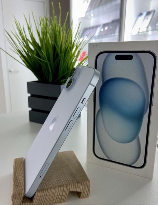 iPhone 15 синий  в идеальном состоянии