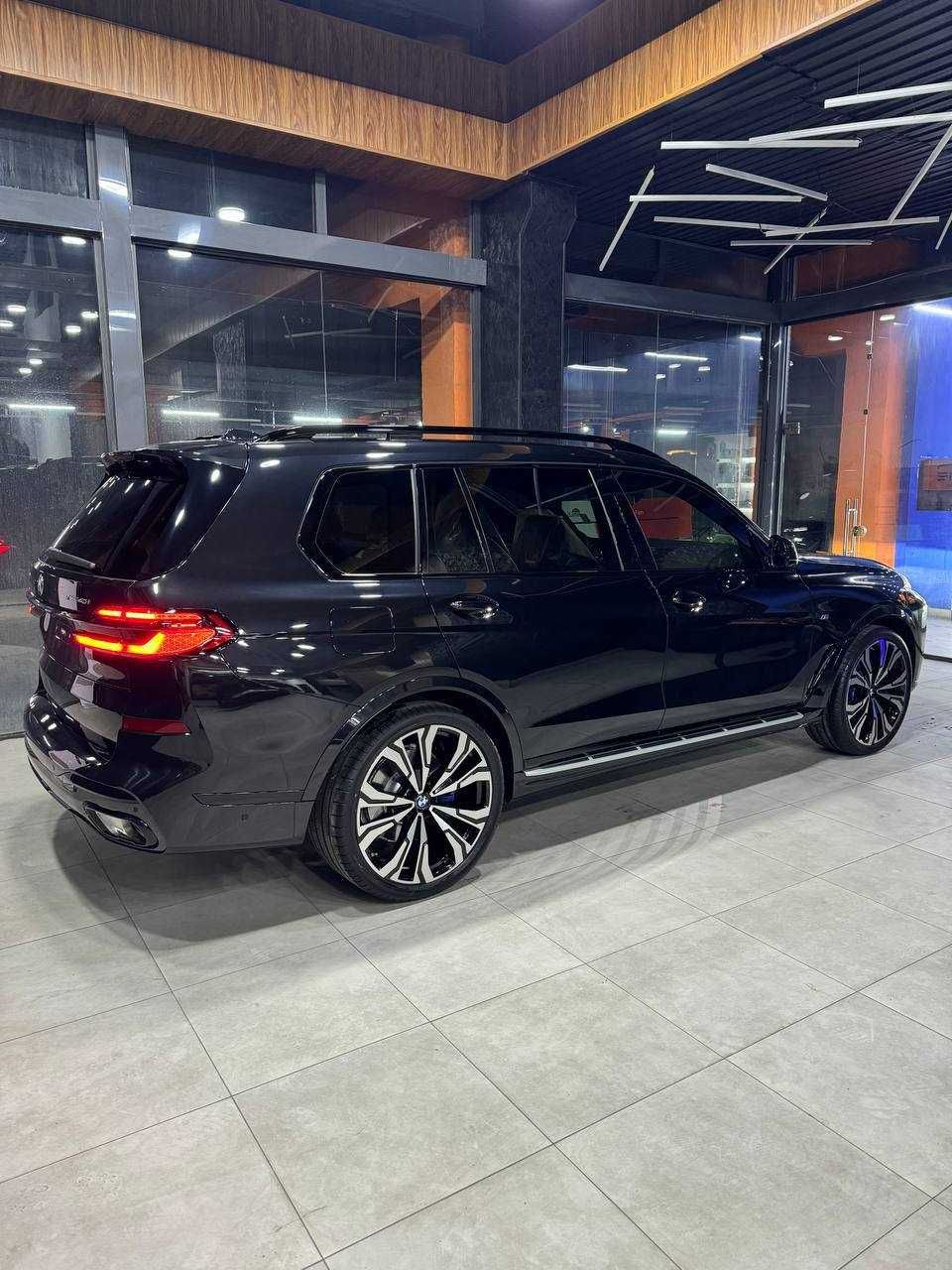 BMW X7 40i 2023/2024 модель M Pro пакет full 0 km