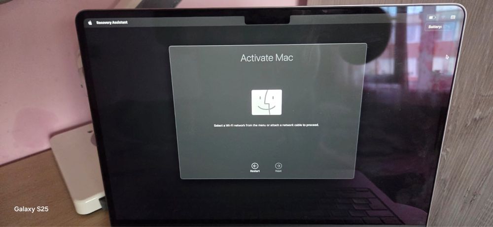 Vand MacBook M2 2022 cu cont pentru piese!