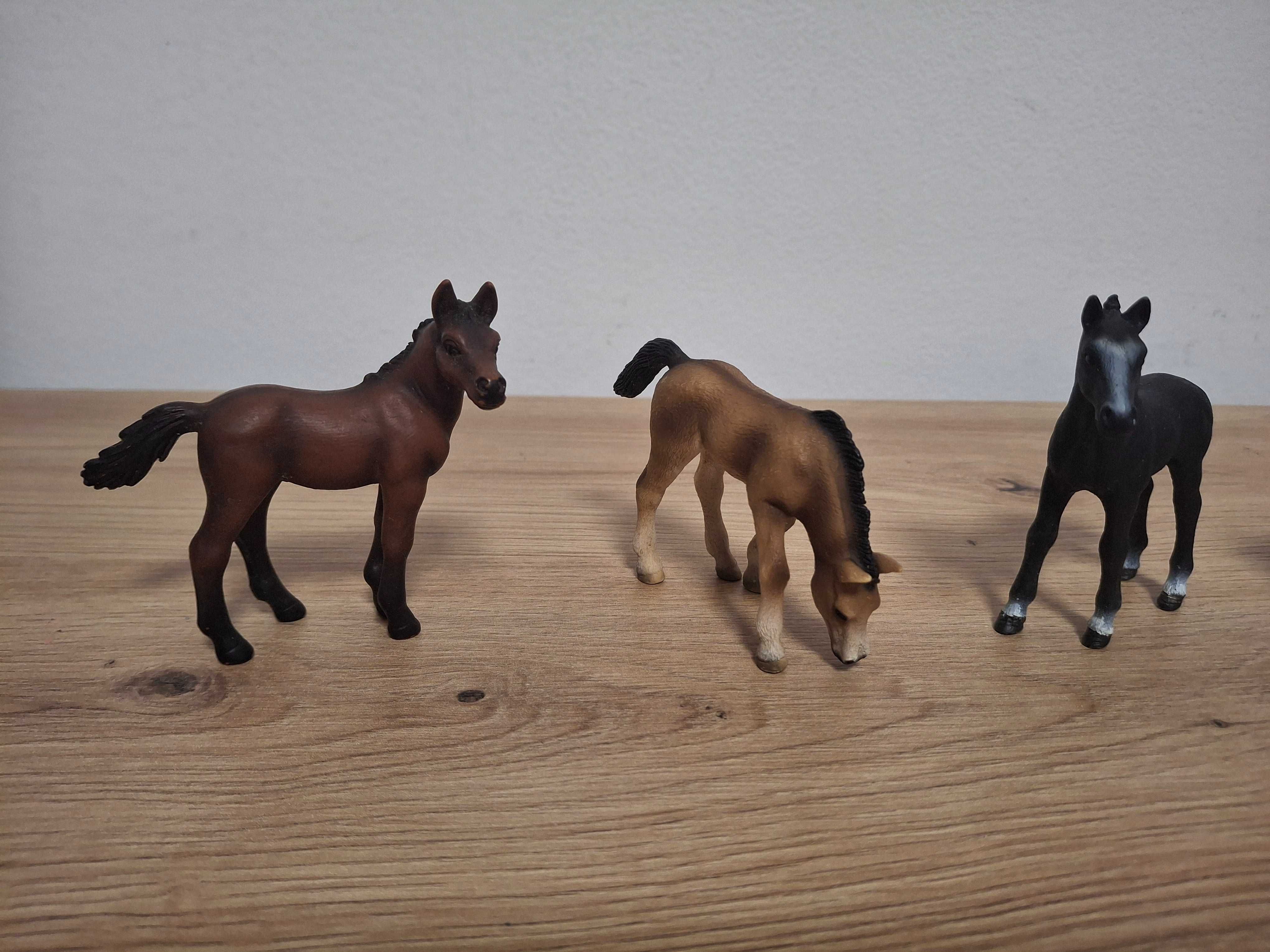 Vand lot cu 7 figurine Schleich