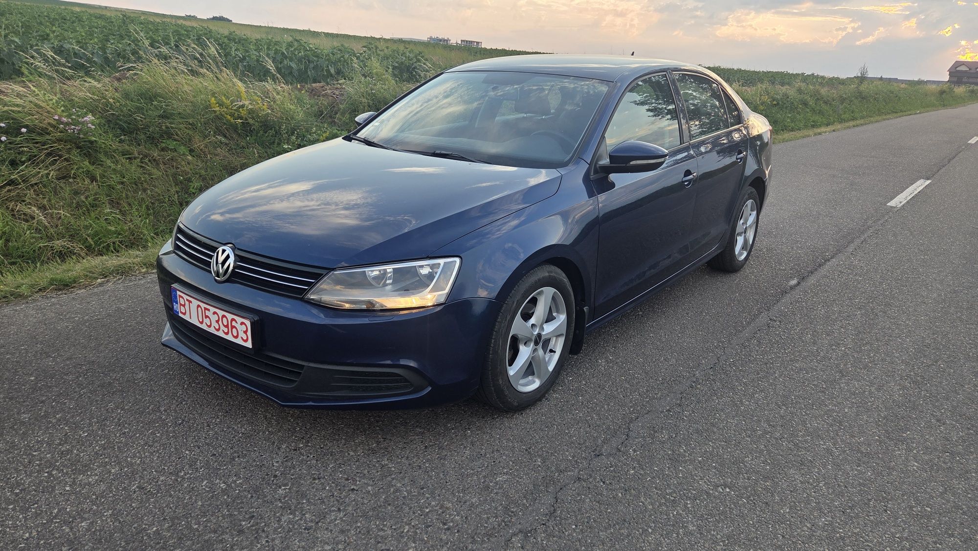 Vând vw jetta 2011 1600 diesel cutie automata
