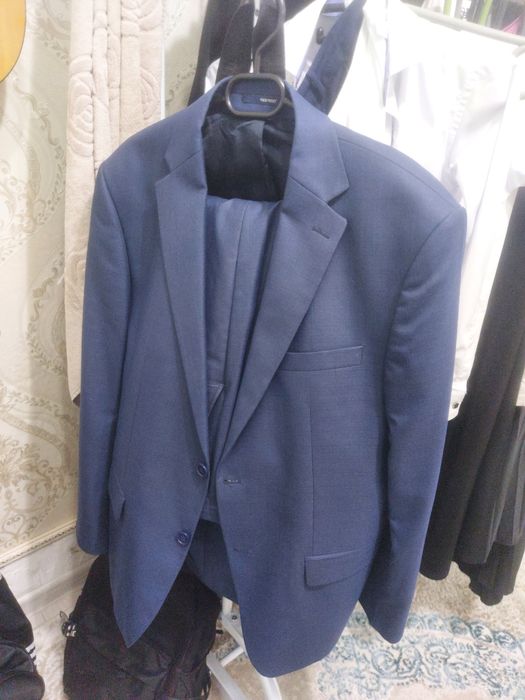 Мужской костюм сатылады