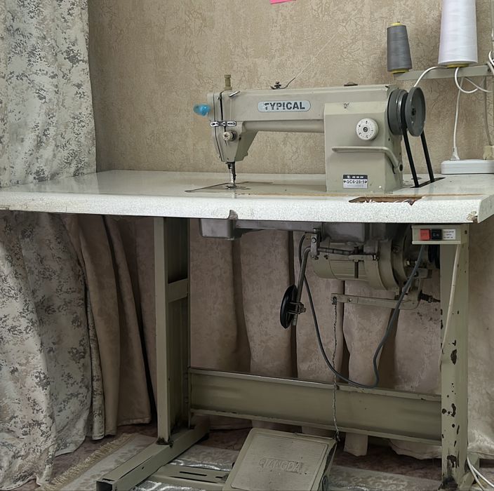 Швейная машина TYPICAL в хорошем состояний