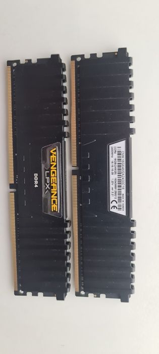 MSI MPG Z390 + Intel i5 9400F + Corsair Vengeance LPX 16GB