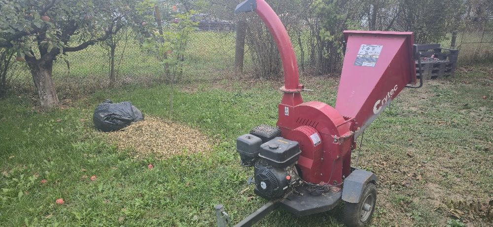 Tocator crengi cu motor benzina 15 cp