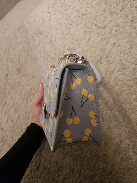 Малка чанта benetton