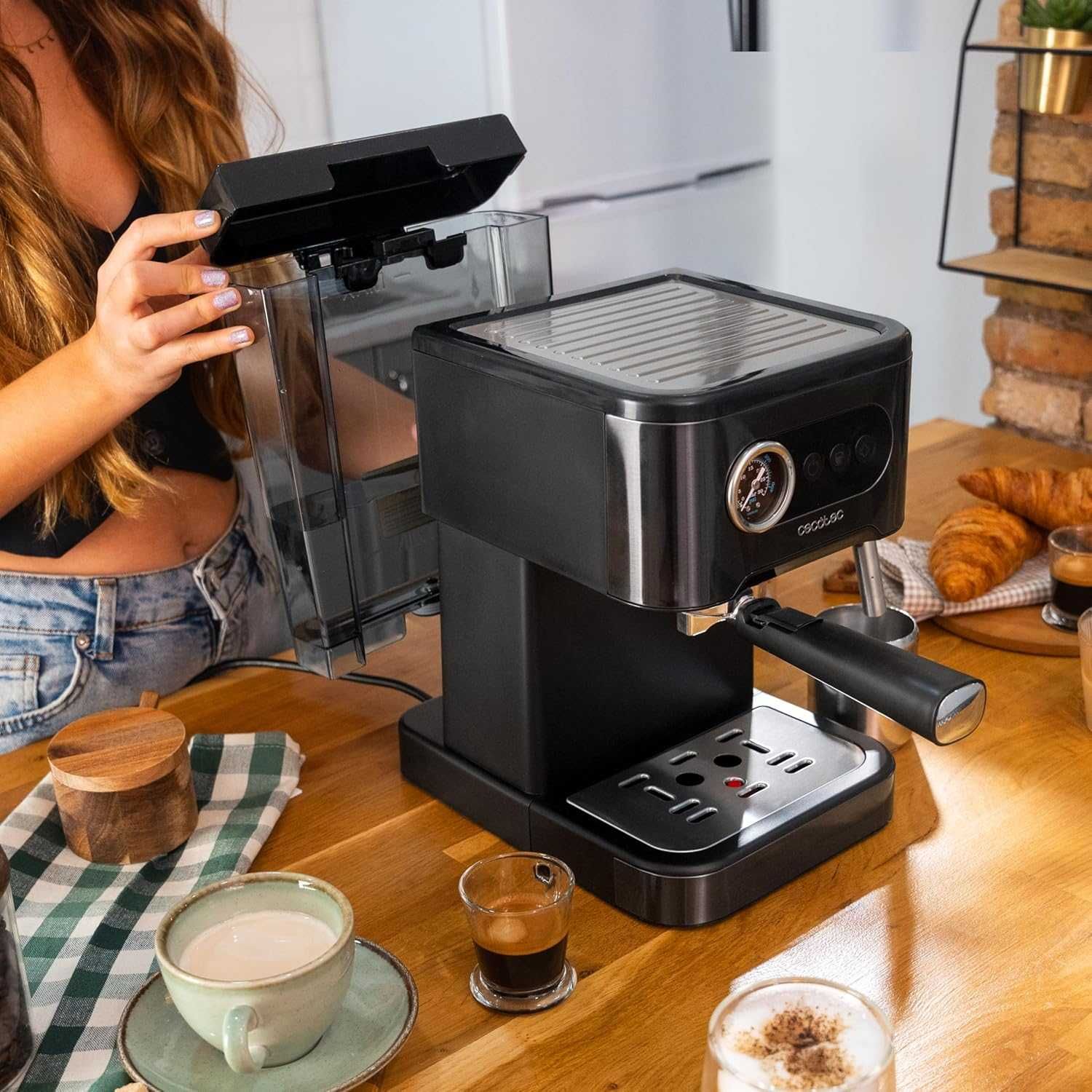 Еспресо кафемашина Cecotec Power Espresso 20 Pro Latte 1350W
