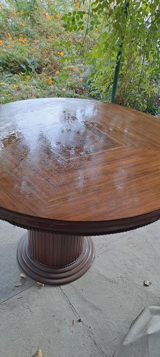 Стол сотилади. Холати яхши.