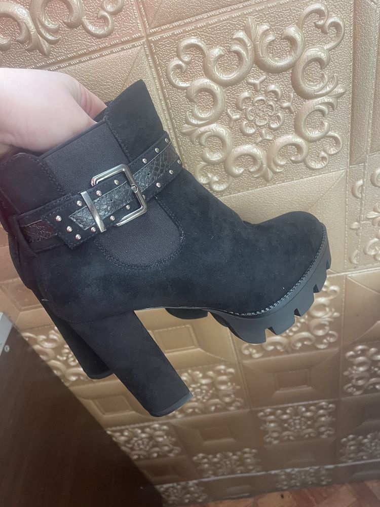 Botine cu toc gros