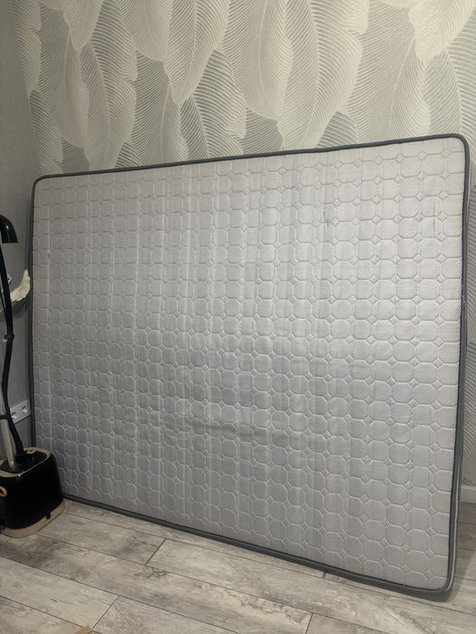 Продам матрас для двухспальной кровати