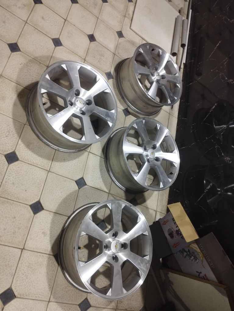 R17 Diskani o'zi