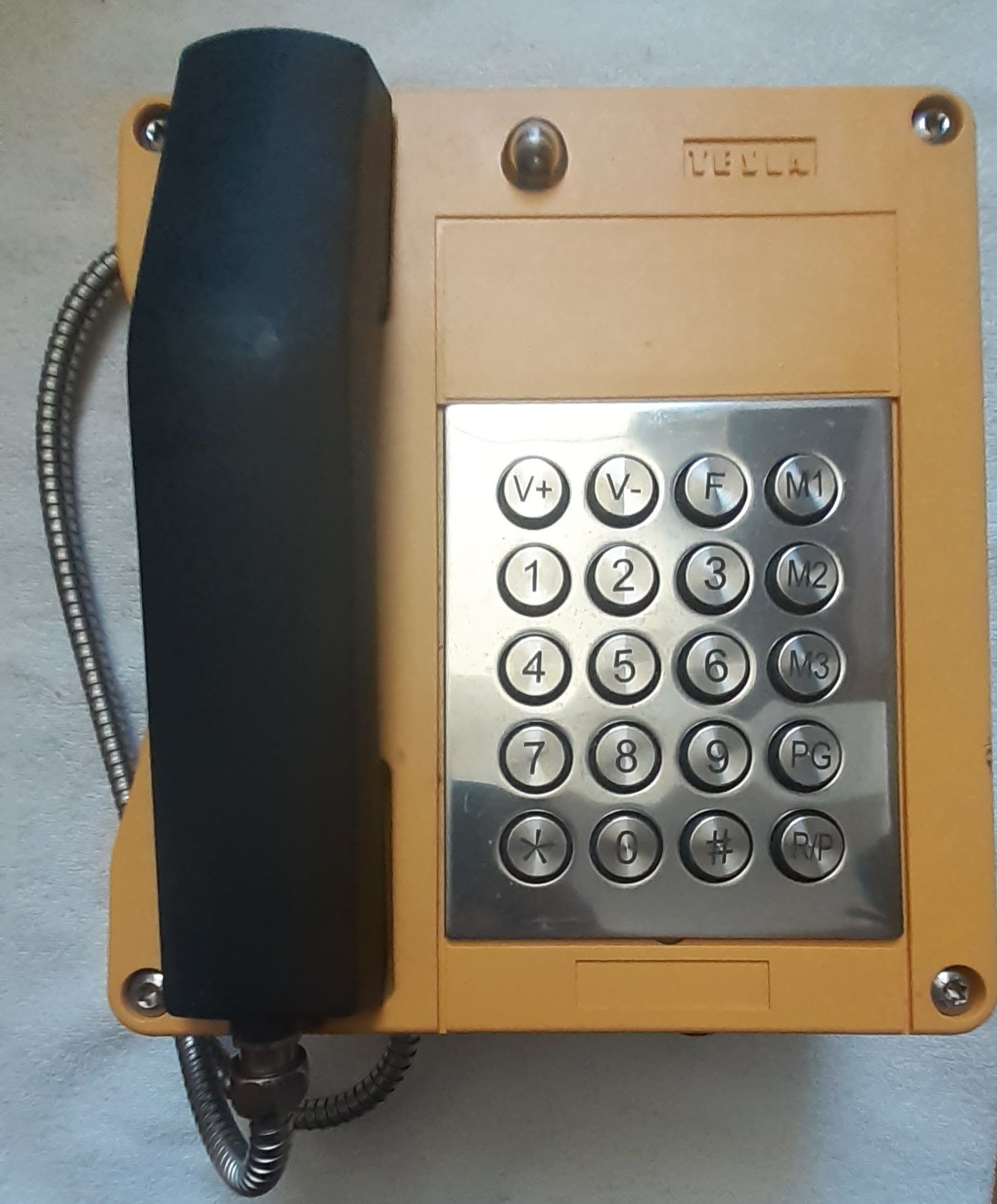 Telefon vechi mai rar de colecție nu trimit în țară predare în centru
