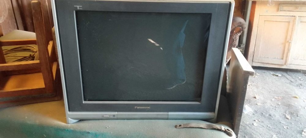 Продам телевизор PANASONIC с пультом в рабочем состоянии