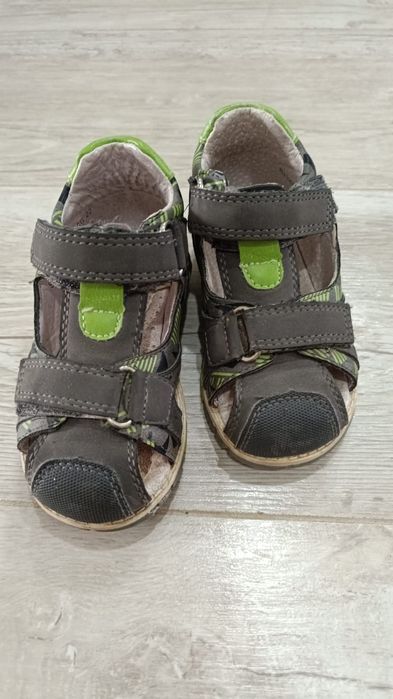 Детские сандалики