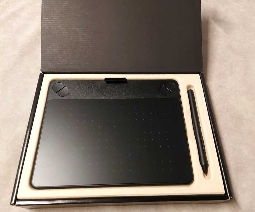 Intuos Pen & Touch Tablet