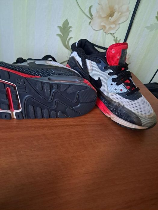 Продававам оригинални обувки Nike Air max 90 Lunarlon СПЕШНО!!!