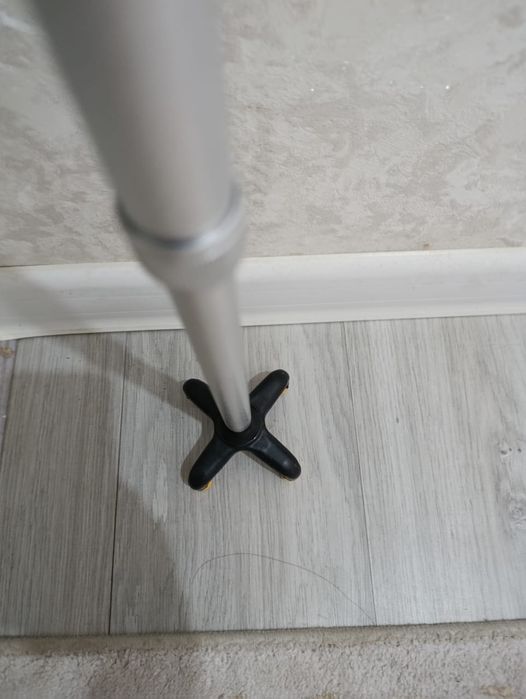 Трость многоопорный новый.