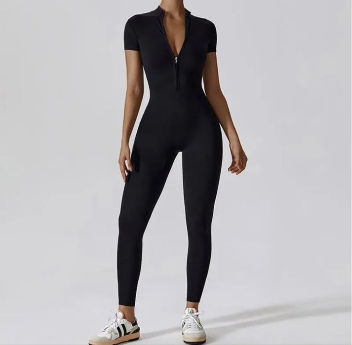 Продам женский комбинезон