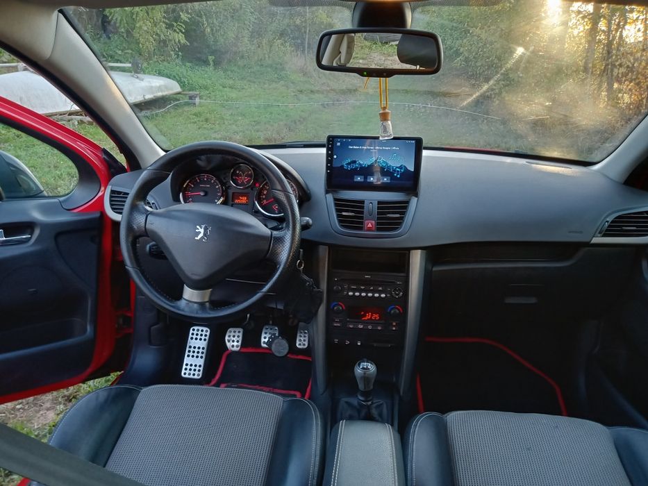 Navigație dedicată Peugeot 207 și alte piese originale