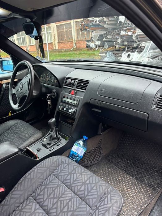 Продава се Mercedes Benz w202 c180