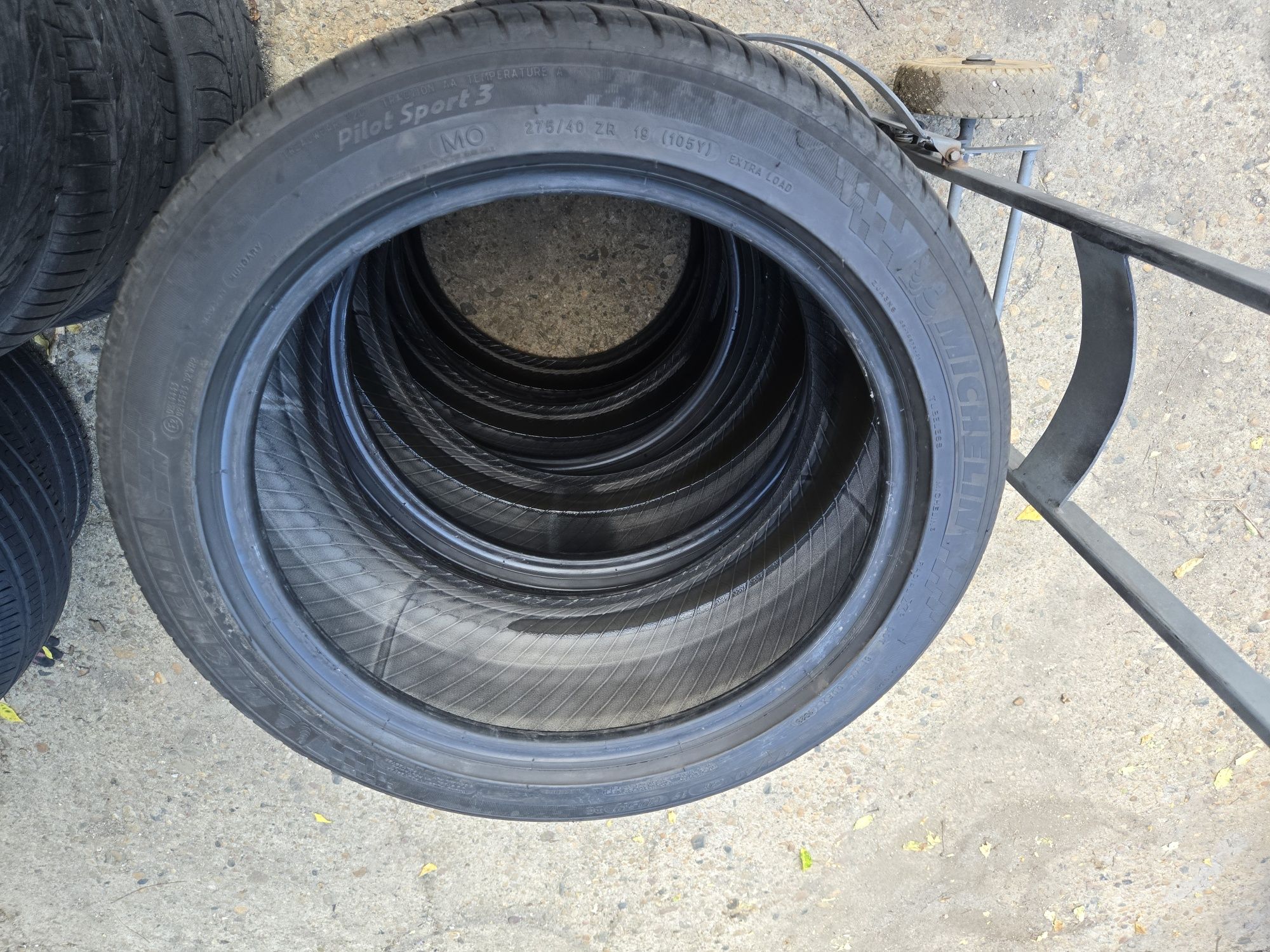 275 40 19 и 255 40 19 Michelin летни.