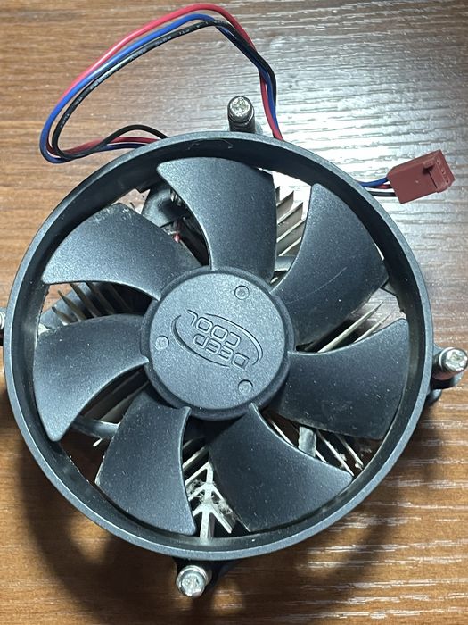 Кулер для 1155 сокета от процессора Intel.