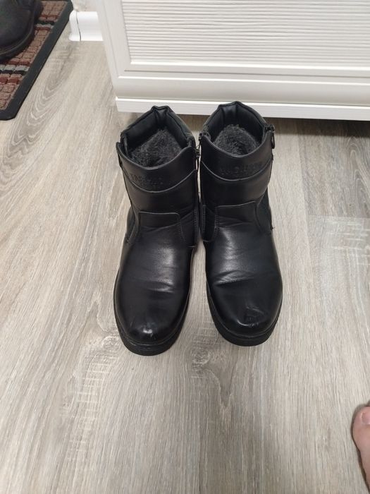 Сапожки детские 10- 12 лет в отличном состоянии