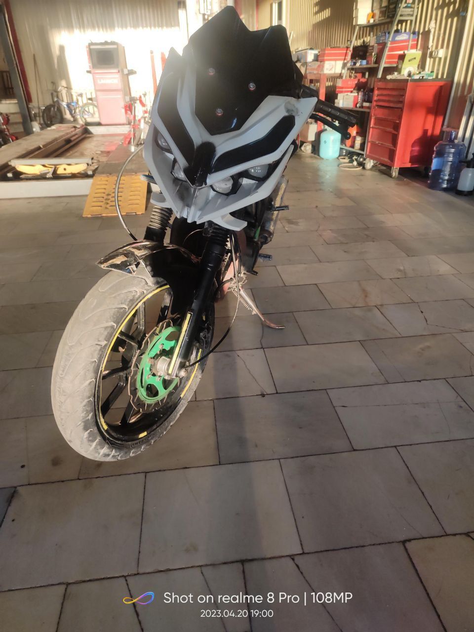 Srochna Sotiladi orzonga bervoraman Moto sport bayk 250