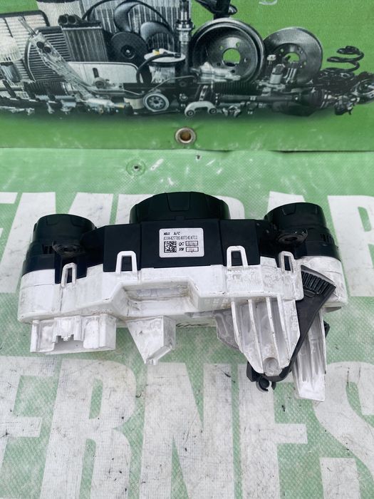 Panou comandă ventilație aer interior și Ac Ford Fiesta 2015