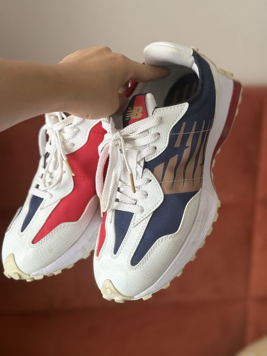 Продам красивые мужские кроссовки