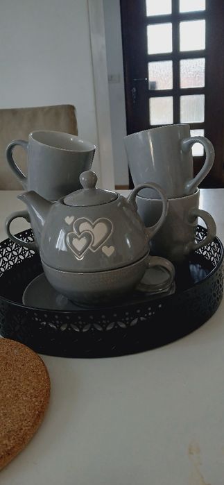 Set vesela cani  ceramica