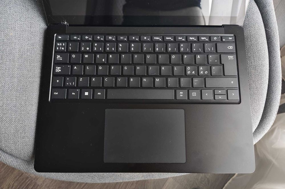 2022 Microsoft Surface Laptop 4 Ryzen5 Touchscreen Slim Metal