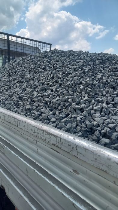 Piatră concasată criblură curată diferite mărimi Nisip sort balastru