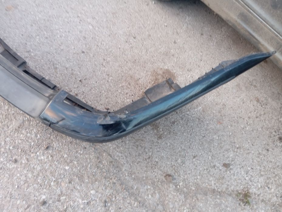 Продавам задна М броня и М прагове за Е46 комби