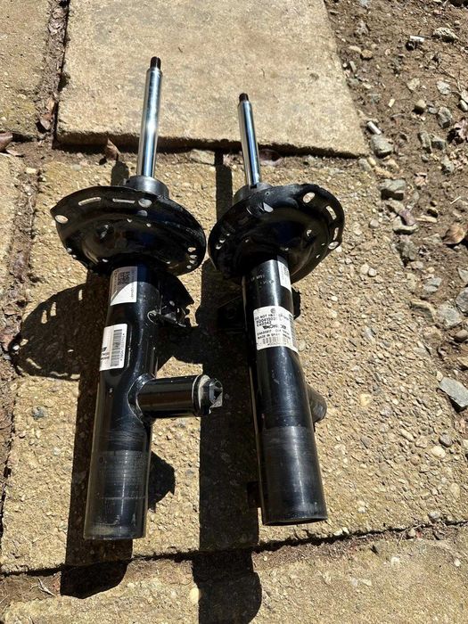Set amortizoare  DCC electrice  fata CA NOI OEM Golf 7 GTD 5q0413031FL