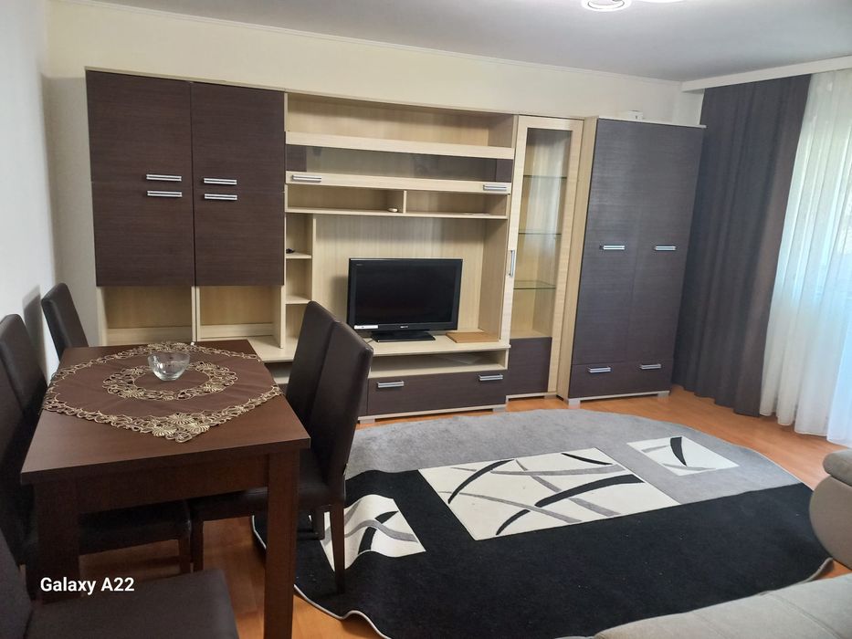 Închiriez apartament 3 camere