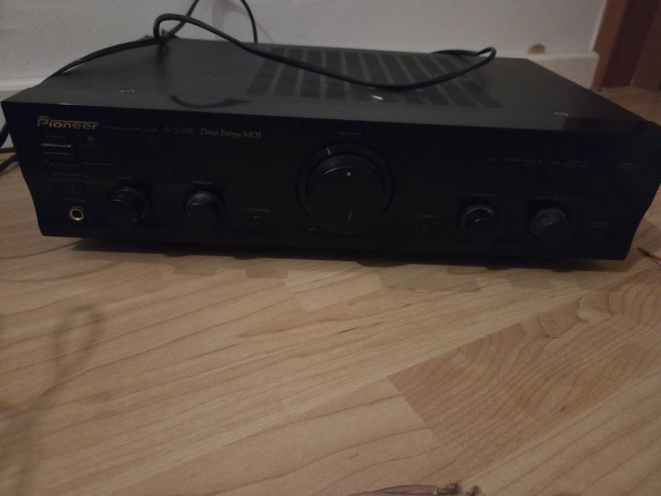 Sistem audio 4 boxe + amplificator + subwoofer