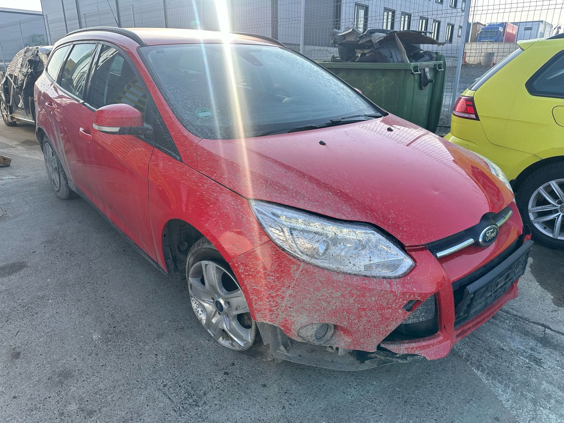 Dezmembrez / Dezmembrari / Piese / Accesorii Ford focus 3 2013 rosu break 1.6 tdci T1DB volan stanga