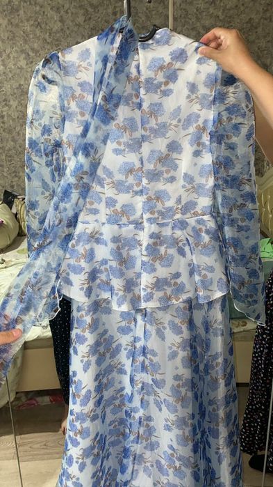 Платье на выход голубого цвета размер 42  цена 10 000 тенге