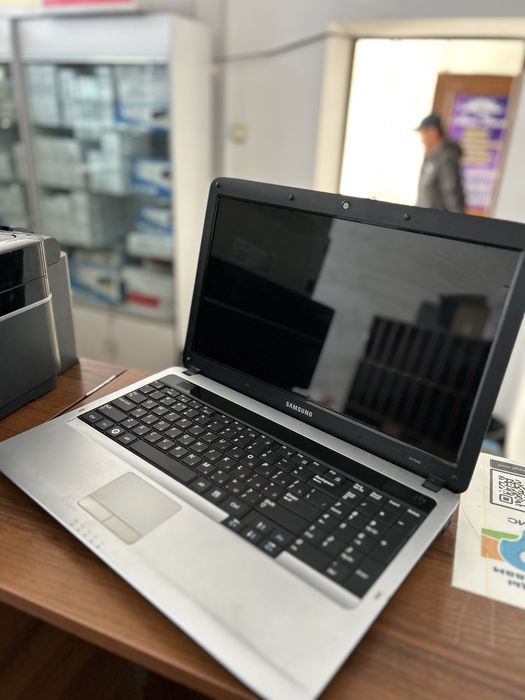 Ноутбук samsung rv508