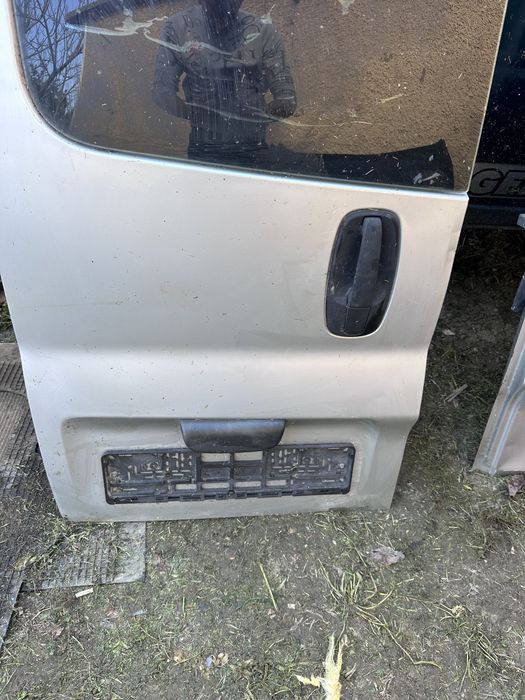 Врати/багажник/Странична врата за Опел виваро Рено трафик