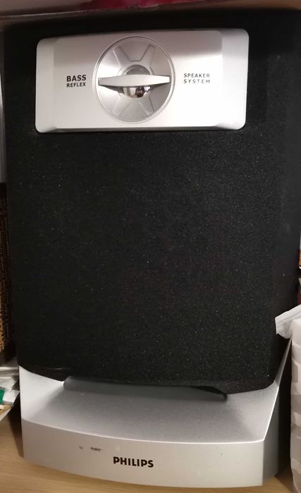 Mini Hi-Fi System Philips FW-C220 functioneazá radioul si AUX