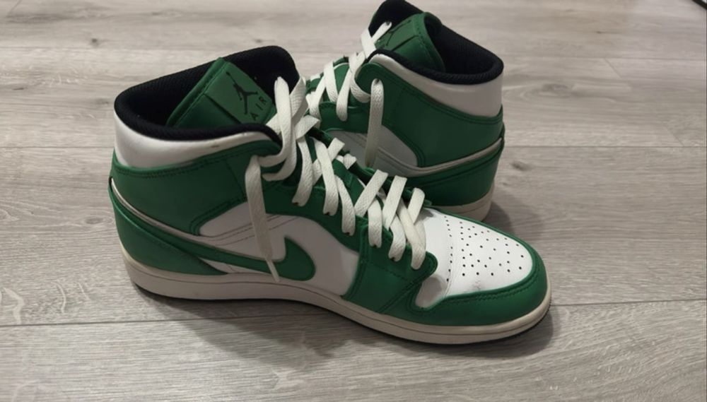 Air Jordan 1 Mid