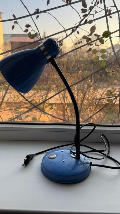 Настольная лампа